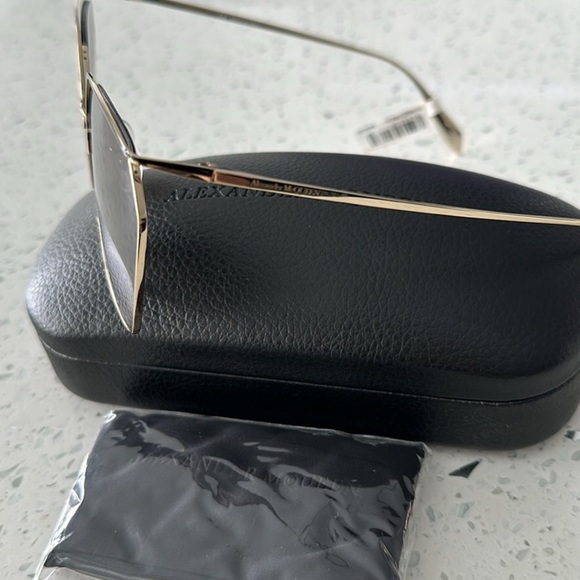 NWT Alexander McQueen Sunglasses All inclusive Beautiful SHADES - Picture 4 of 9